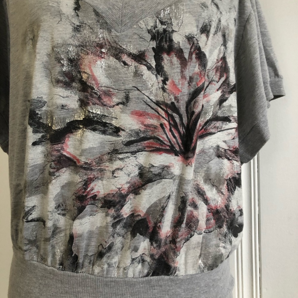 Wet seal v-neck floral print top - Picture 3 of 4